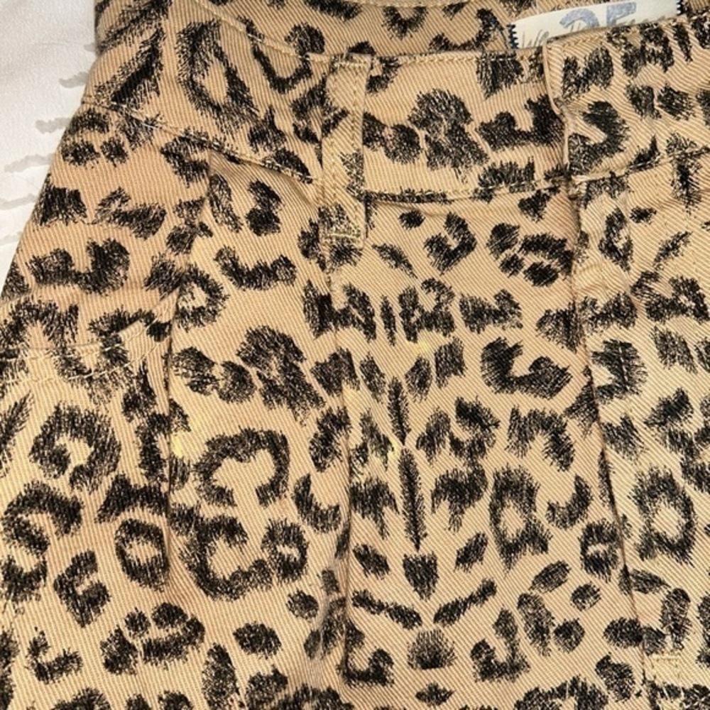 We the Free cheetah shorts - high waist sz 25 - Picture 9 of 9